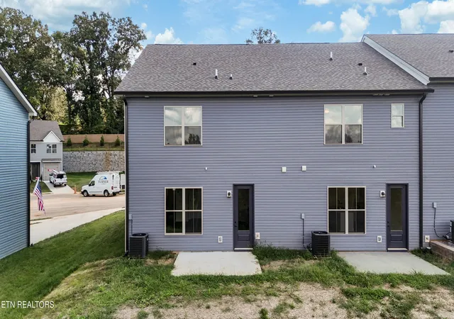 Photo 2 of Sale Pending at 1616 Bennett Village Dr, Maryville, TN 37804 | MLS# 1348632 | Listing updated on 2026-09-14