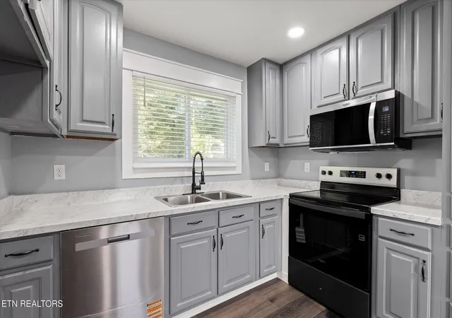 Photo 2 of Single family home for sale at 2900 Siener Ln, Chattanooga, TN 37411 | MLS# 1353316 | Listing updated on 2026-10-01