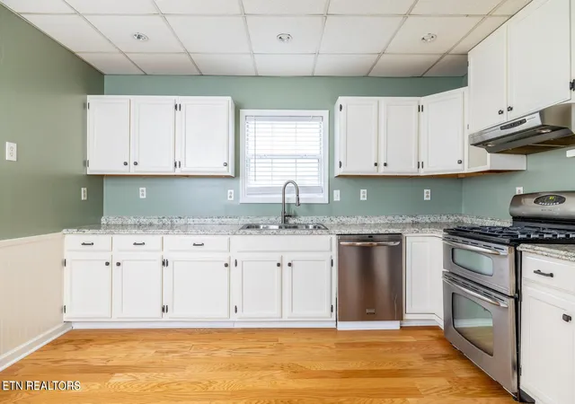 Photo 3 of Single family home for sale at 409 W 5th Avenue, Lenoir City, TN 37771 | MLS# 1348773 | Listing updated on 2026-10-09