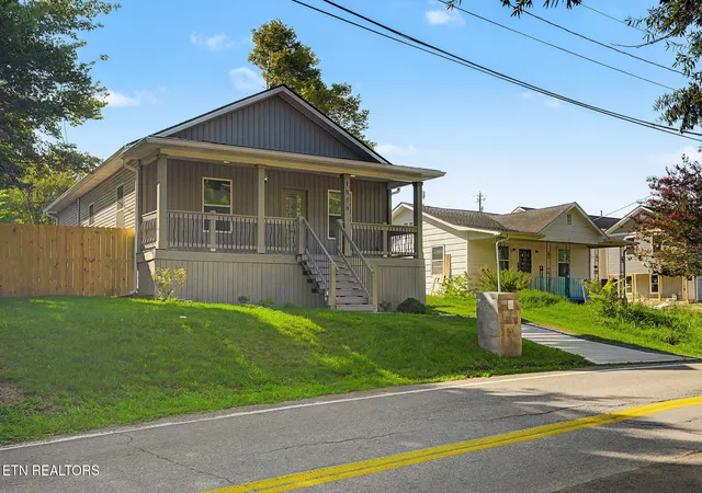 Photo 2 of Single family home for sale at 1810 Reynolds St, Knoxville, TN 37921 | MLS# 1351036 | Listing updated on 2026-09-18