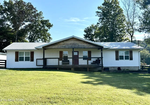 Photo 1 of Sale Pending at 106 Moccasin Holw Ln, Clinton, TN 37716 | MLS# 1349407 | Listing updated on 2026-10-01