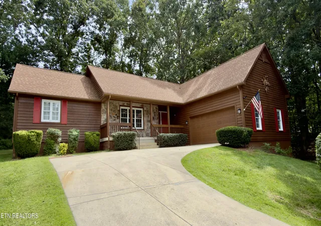 Photo 1 of Single family home for sale at 25 Amesbury Ct, Crossville, TN 38558 | MLS# 1351987 | Listing updated on 2026-09-14