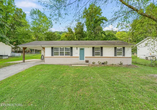 Photo 1 of Single family home for sale at 2713 Mynatt Rd, Knoxville, TN 37918 | MLS# 1353570 | Listing updated on 2026-09-01