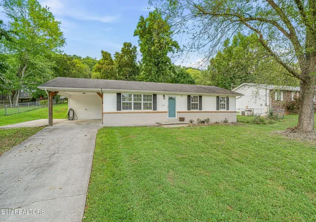 Photo 2 of Single family home for sale at 2713 Mynatt Rd, Knoxville, TN 37918 | MLS# 1353570 | Listing updated on 2026-09-01