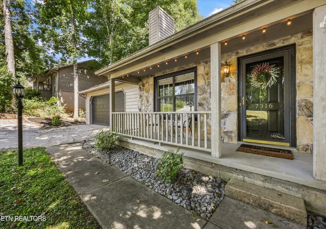 Photo 2 of Sale Pending at 7316 Foxlair Rd, Knoxville, TN 37918 | MLS# 1352860 | Listing updated on 2026-09-13