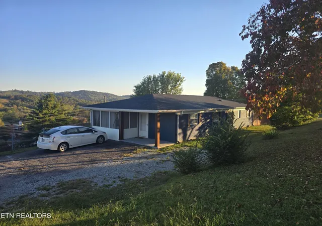 Photo 1 of Single family home for sale at 221 Rose Dr, Tazewell, TN 37879 | MLS# 1349853 | Listing updated on 2026-10-16