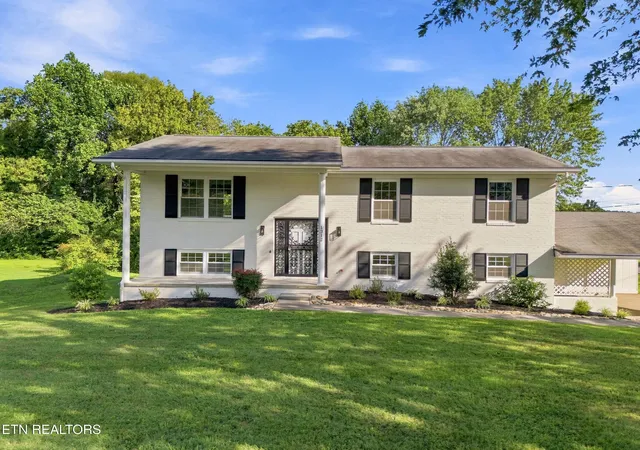 Photo 3 of Single family home for sale at 1312 Lula Bell Dr, Powell, TN 37849 | MLS# 1350209 | Listing updated on 2026-09-15