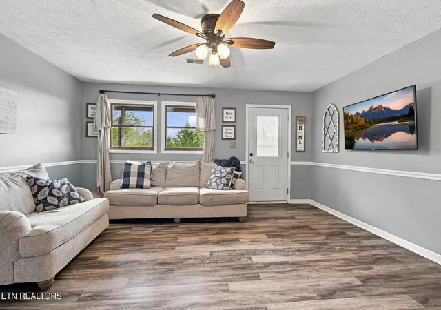 Photo 3 of Single family home for sale at 420 Hayes Dr, Kodak, TN 37764 | MLS# 1350430 | Listing updated on 2026-09-10