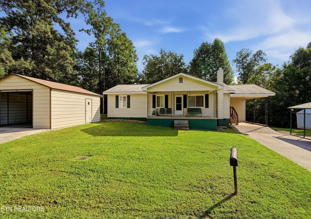 Single family home for sale at 157 County Road 882, Etowah, TN 37331 | MLS# 1353090