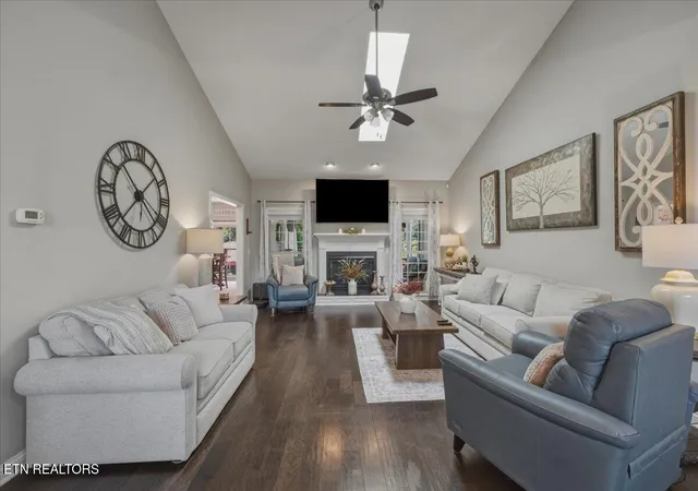 Photo 4 of Sale Pending at 207 Seminole Cir, Loudon, TN 37774 | MLS# 1353418 | Listing updated on 2026-09-06