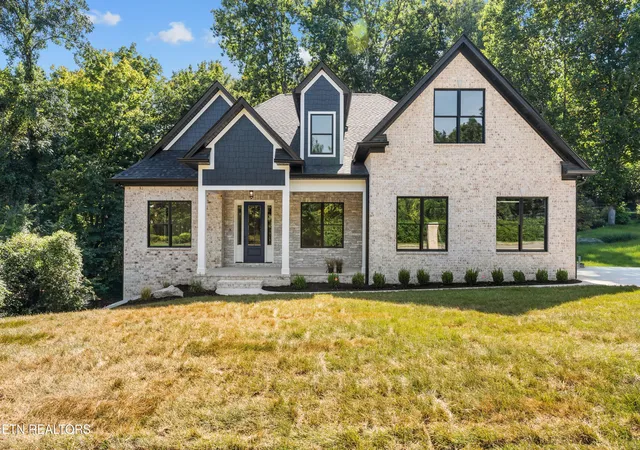 Photo 1 of Single family home for sale at 12507 Comblain Rd, Farragut, TN 37934 | MLS# 1350800 | Listing updated on 2026-09-10