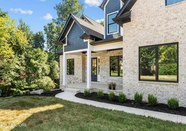 Photo 3 of Single family home for sale at 12507 Comblain Rd, Farragut, TN 37934 | MLS# 1350800 | Listing updated on 2026-09-10