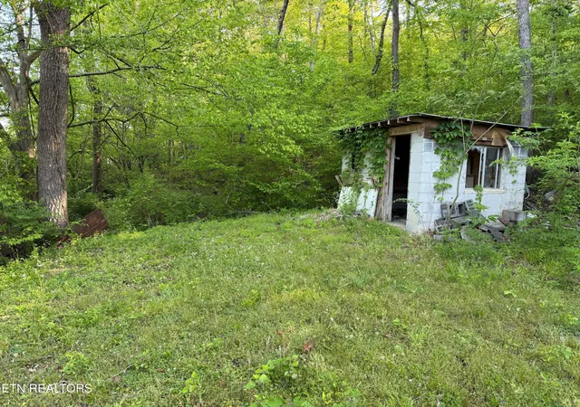 Photo 3 of Sale Pending at 3159 Hickory Dr, Pigeon Forge, TN 37863 | MLS# 1350906 | Listing updated on 2026-08-21