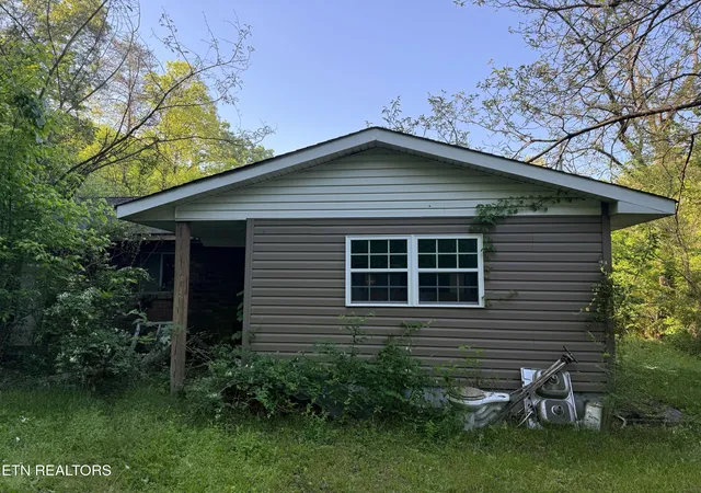 Photo 4 of Sale Pending at 3159 Hickory Dr, Pigeon Forge, TN 37863 | MLS# 1350906 | Listing updated on 2026-08-21