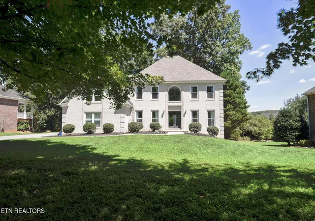 Photo 2 of Single family home for sale at 140 Windswept Dr, Lenoir City, TN 37772 | MLS# 1352865 | Listing updated on 2026-09-14