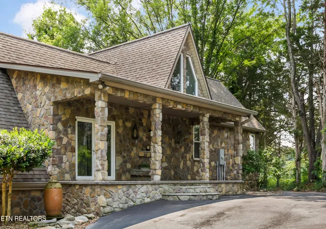 Photo 3 of Single family home for sale at 2949 Louisville Rd, Louisville, TN 37777 | MLS# 1352936 | Listing updated on 2026-09-22