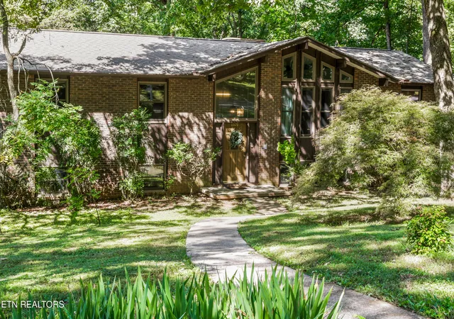 Photo 1 of Sale Pending at 1109 Venice Rd, Knoxville, TN 37923 | MLS# 1352859 | Listing updated on 2026-09-08
