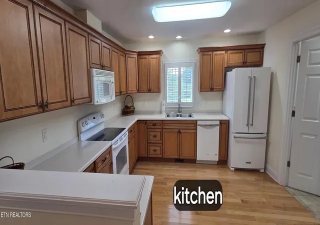 Photo 4 of Sale Pending at 139 Linden Ln, Loudon, TN 37774 | MLS# 1352590 | Listing updated on 2026-10-02