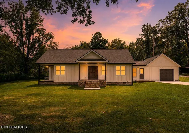 1st image of 216 Lafayette St, Oneida, TN 37841 | MLS# 1351241