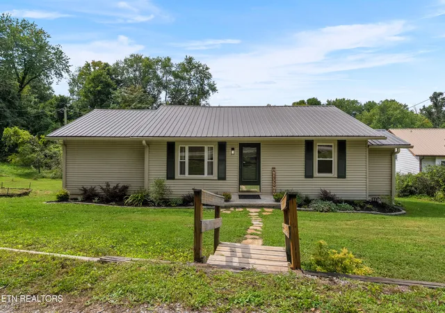 1st image of 617 Hillside Rd, Rockwood, TN 37854 | MLS# 1351339