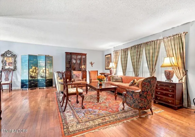 Photo 3 of Single family home for sale at 1909 Grenada Blvd, Knoxville, TN 37922 | MLS# 1351512 | Listing updated on 2026-09-14