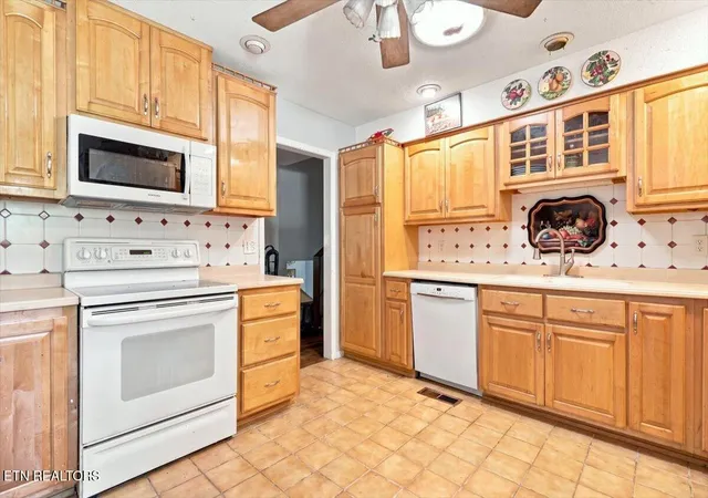 Photo 4 of Single family home for sale at 1909 Grenada Blvd, Knoxville, TN 37922 | MLS# 1351512 | Listing updated on 2026-09-14