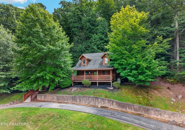 Photo 2 of Single family home for sale at 3225 Smoky Ridge Wy, Sevierville, TN 37862 | MLS# 1353174 | Listing updated on 2026-08-26