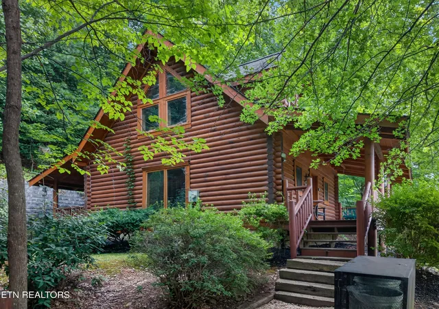 Photo 3 of Single family home for sale at 3225 Smoky Ridge Wy, Sevierville, TN 37862 | MLS# 1353174 | Listing updated on 2026-08-26