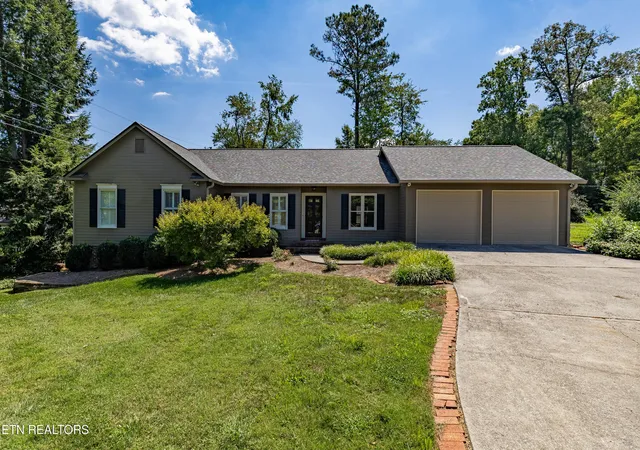Photo 1 of Single family home for sale at 6812 Glenbrook Dr, Knoxville, TN 37919 | MLS# 1353381 | Listing updated on 2026-09-16