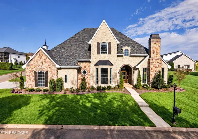 Single family home for sale at 1210 Charlottesville Blvd, Knoxville, TN 37922 | MLS# 1351647