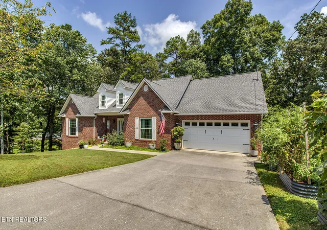 Photo 2 of Single family home for sale at 117 Ambassador Ln, Powell, TN 37849 | MLS# 1353438 | Listing updated on 2026-09-14