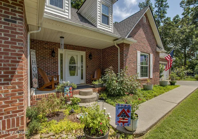 Photo 3 of Single family home for sale at 117 Ambassador Ln, Powell, TN 37849 | MLS# 1353438 | Listing updated on 2026-09-14