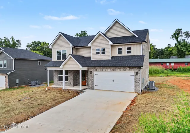 Photo 3 of Single family home for sale at 5329 Arza Ln, Knoxville, TN 37918 | MLS# 1353016 | Listing updated on 2026-08-27