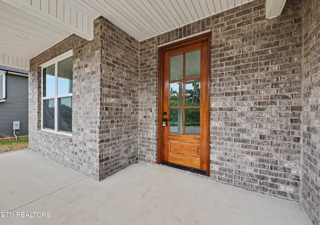 Photo 4 of Single family home for sale at 5329 Arza Ln, Knoxville, TN 37918 | MLS# 1353016 | Listing updated on 2026-08-27