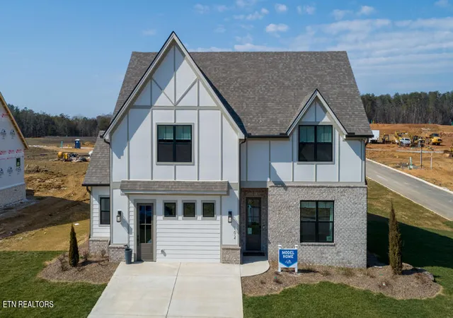 1st image of 102 Clover Cir, Lenoir City, TN 37772 | MLS# 1352617