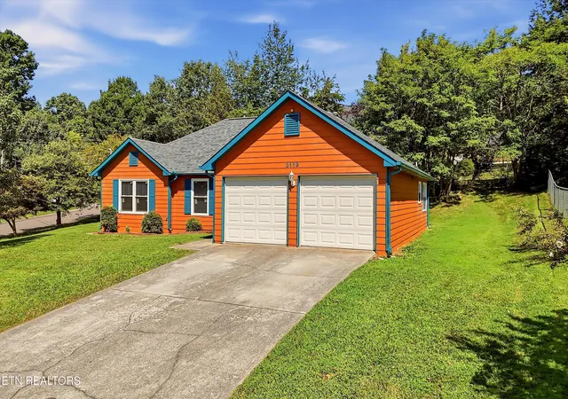 Photo 3 of Single family home for sale at 3119 Kingsmore Dr, Knoxville, TN 37921 | MLS# 1352597 | Listing updated on 2026-09-16