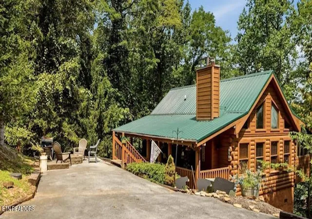 Photo 1 of Single family home for sale at 919 Deer Run Way, Sevierville, TN 37862 | MLS# 1352075 | Listing updated on 2026-09-06
