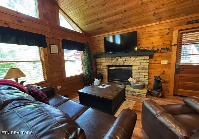 Photo 4 of Single family home for sale at 919 Deer Run Way, Sevierville, TN 37862 | MLS# 1352075 | Listing updated on 2026-09-06