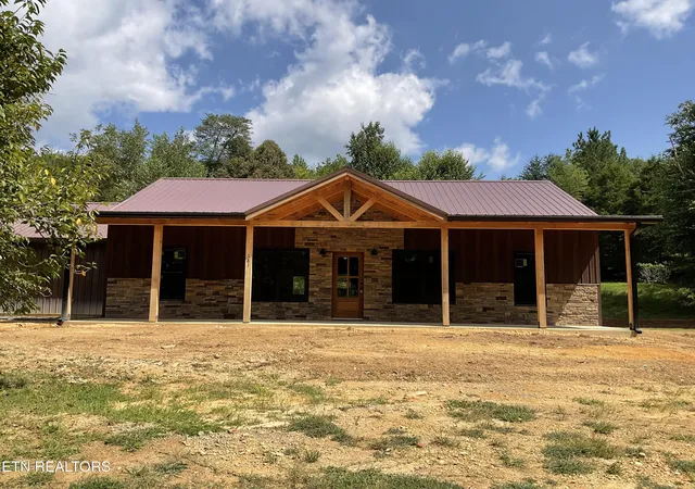 Photo 1 of Single family home for sale at 181 Sunshine Ln, Spring City, TN 37381 | MLS# 1352079 | Listing updated on 2026-08-30