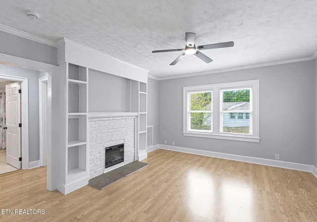 Photo 4 of Sale Pending at 2411 Fenwood Dr, Knoxville, TN 37918 | MLS# 1352790 | Listing updated on 2026-09-28
