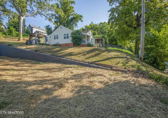 44th image of 417 Sewanee St, Harriman, TN 37748 | MLS# 1352710