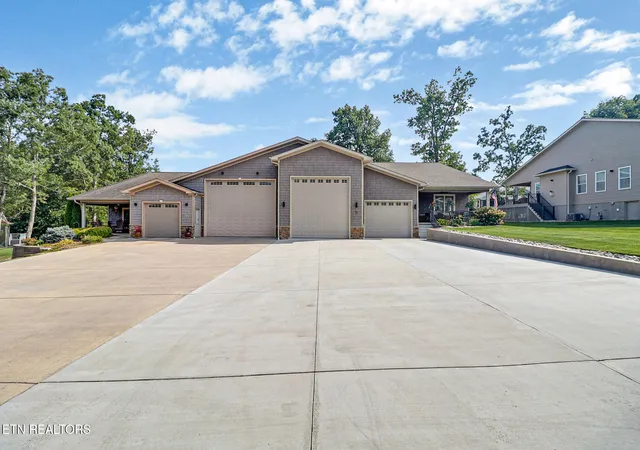 3rd image of 74 Hickory Cir, Crossville, TN 38555 | MLS# 1352602