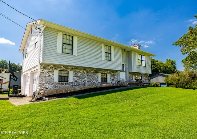 1st image of 521 Deerfield Cir, Maryville, TN 37804 | MLS# 1352700
