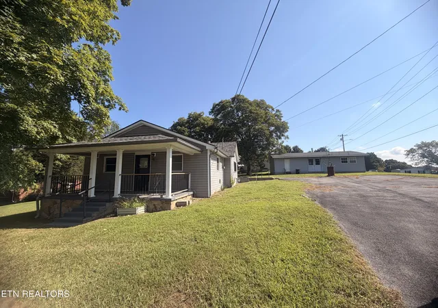 Photo 3 of Single family home for sale at 1703 Richardson St, Athens, TN 37303 | MLS# 1352264 | Listing updated on 2026-08-31