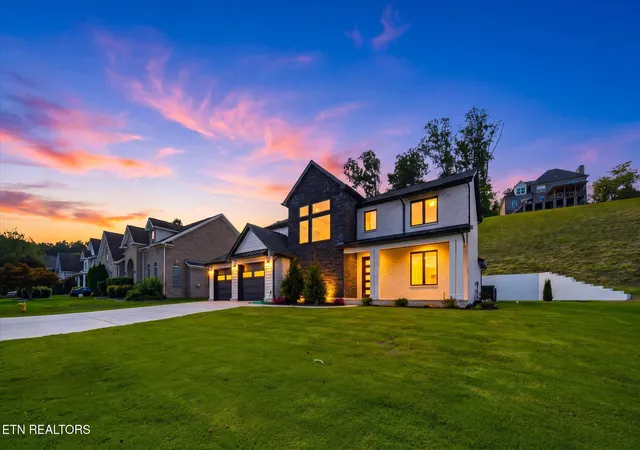 Photo 2 of Single family home for sale at 10237 Autumn Valley Ln, Knoxville, TN 37922 | MLS# 1352929 | Listing updated on 2026-08-28