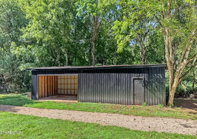 Photo 3 of Sale Pending at 3889 Quarry Rd, Louisville, TN 37777 | MLS# 1352632 | Listing updated on 2026-09-04