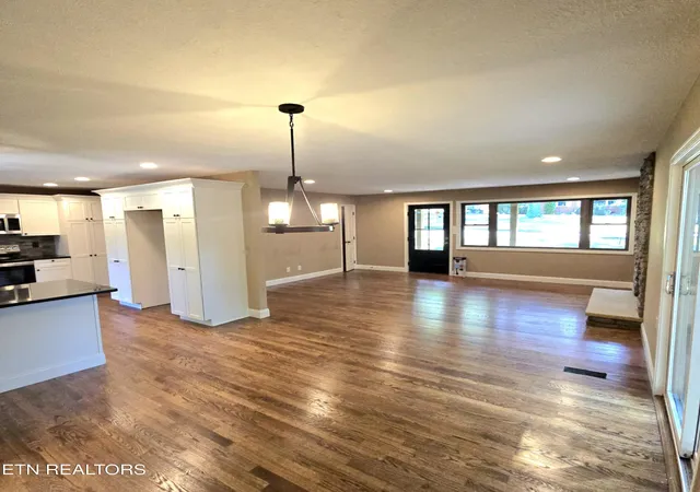 Photo 2 of Single family home for sale at 108 Hickory Dr, Maryville, TN 37804 | MLS# 1353496 | Listing updated on 2026-09-22