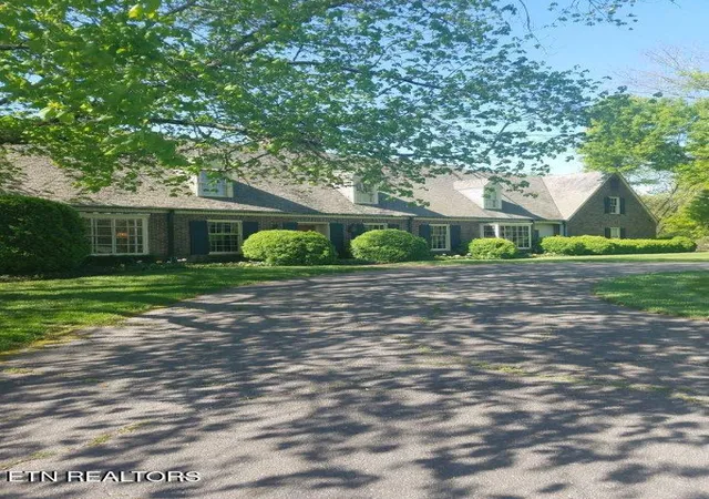 Photo 3 of Single family home for sale at 620 Walker Springs Rd, Knoxville, TN 37923 | MLS# 1353201 | Listing updated on 2026-08-28