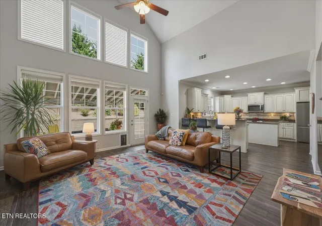 Photo 4 of Single family home for sale at 821 Clover Fields Ln, Knoxville, TN 37932 | MLS# 1353567 | Listing updated on 2026-09-16