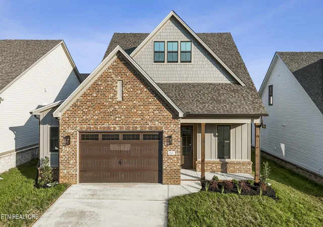 Photo 1 of Single family home for sale at 2574 Marshall Pass Rd, Knoxville, TN 37932 | MLS# 1352514 | Listing updated on 2026-09-12